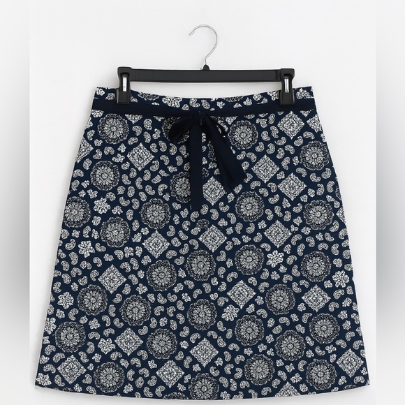 Karen Scott Size 16P Navy/White Patterned Skirt with Belt & Built-in Shorts - Picture 1 of 3